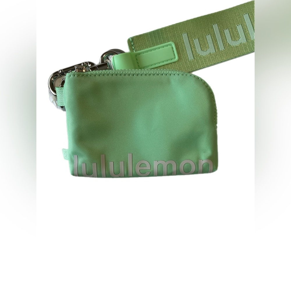 Lululemon citra lime white  never lost key chain and clip panel card pouch NWT - Picture 4 of 9